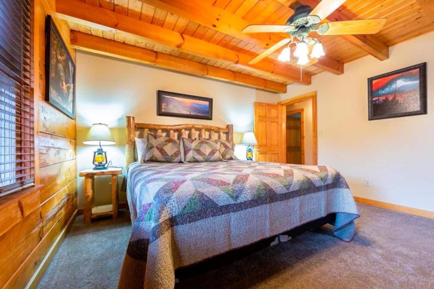 Pigeonforge Cabin Game Roomdog Friendlyhot Tub ピジョンフォージ エクステリア 写真