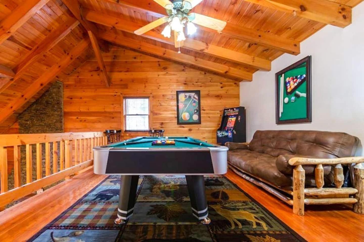 Pigeonforge Cabin Game Roomdog Friendlyhot Tub ピジョンフォージ エクステリア 写真