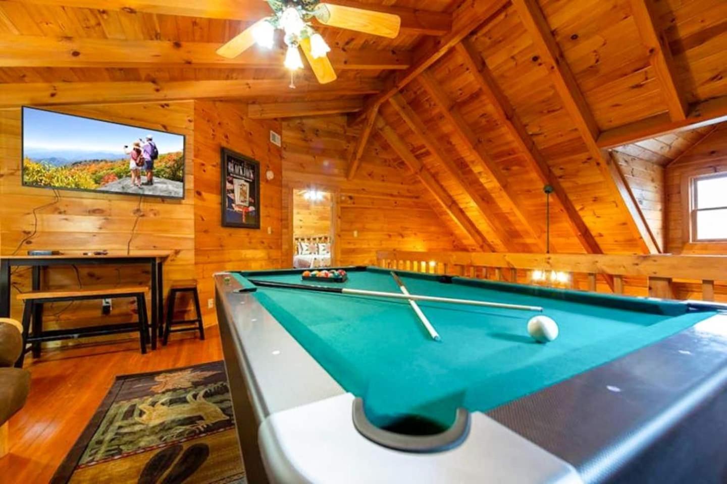 Pigeonforge Cabin Game Roomdog Friendlyhot Tub ピジョンフォージ エクステリア 写真