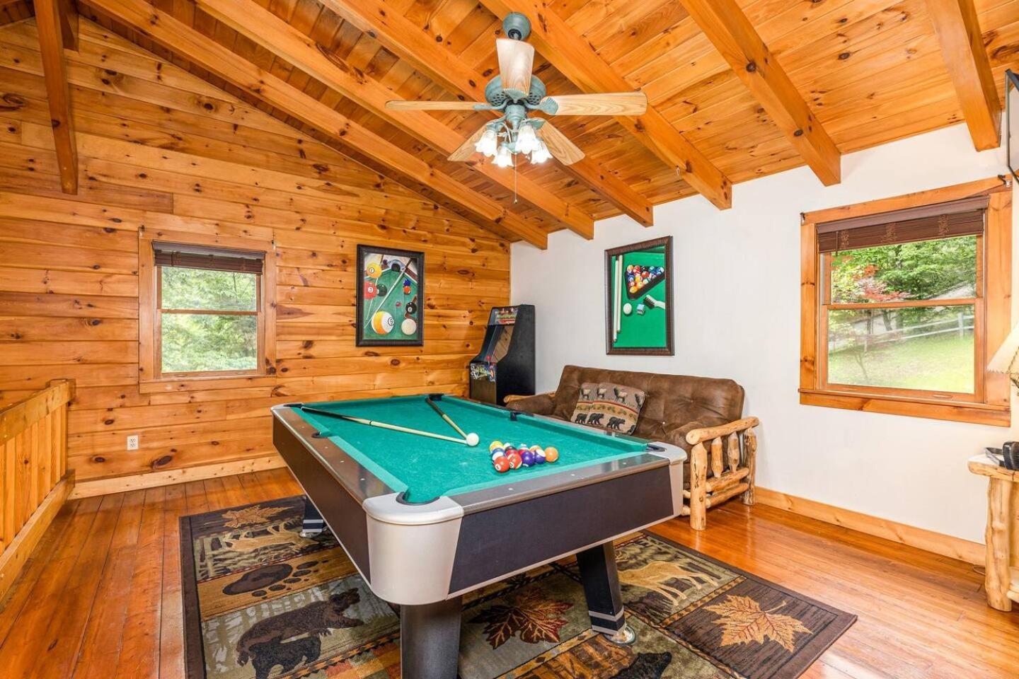 Pigeonforge Cabin Game Roomdog Friendlyhot Tub ピジョンフォージ エクステリア 写真