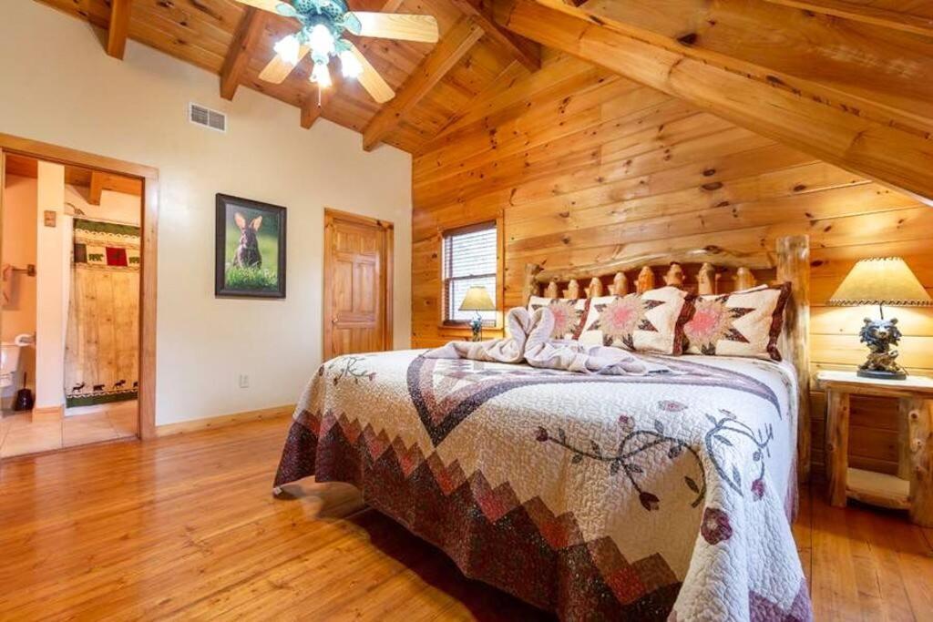 Pigeonforge Cabin Game Roomdog Friendlyhot Tub ピジョンフォージ エクステリア 写真